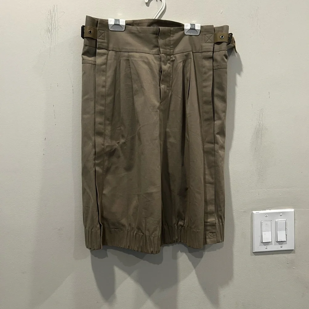 Philosophy by Alberta Ferretti Khaki Pleated Skirt with Buckle Details. Size 6